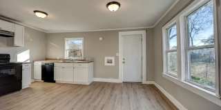 Freshly Updated 2 Bedroom House Gallery 1