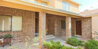 Cozy Townhome off Lee Trevino! Gallery 1