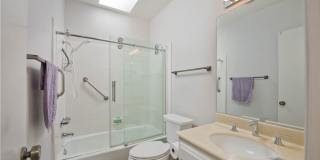 5711 Owensmouth Gallery 15