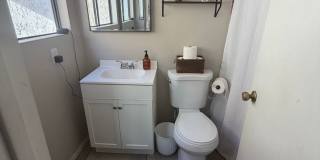 2 Bedroom 2 bath private enclosed yard for Gallery 24