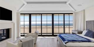 2428 The Strand Gallery 37