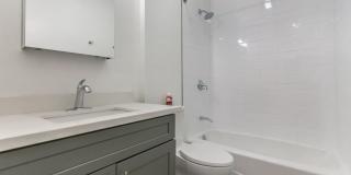 Beautiful 2 bedroom in Echo Park/Silver Lake with parking! Gallery 14