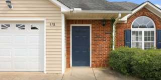 One Story 2 Bedroom 2 Bath Duplex Gallery 1