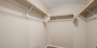 1 MO. FREE RENT! Gorgeous Corner-Lot Townhouse with Mountain Views Gallery 18