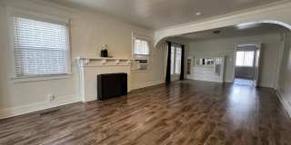 Large centrally located unit with shared yard Large centrally located unit with shared yard Gallery 6