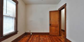 4 Bedroom North Campus Newly Remodeled House with 2 Decks and Patio Gallery 28