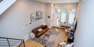 1815 INGERSOLL Street Gallery 13