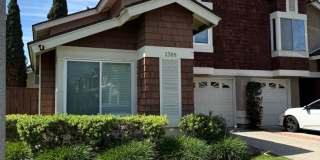 Move in Ready 3bed/3bath, beautiful backyard Gallery 1