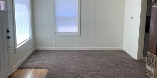 Clean 2 bedroom home Gallery 4