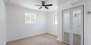 313 SW 1st Street Gallery 12