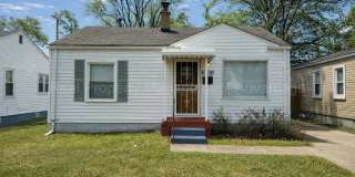 Newly Updated 2 Bed Ranch with Private Backyard Gallery 1