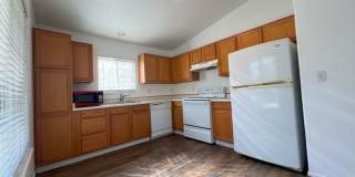 <b>Refreshed Three Bedroom Cold Springs Home<br><br> Gallery 5