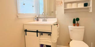 Fully Furnished Home close to UNL Campuses Gallery 24