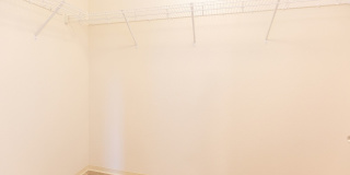 2bd, 2.5 bath, 1car garage w parking in driveway Gallery 10