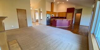 Large 3 Bed Home with Office, Fenced Yard, and Lawn Service! Gallery 17