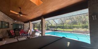 Beautiful 3 bedroom 2.5 bathroom pool home Gallery 33