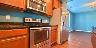 Updated 3BR Townhome | Community Pool, Gym, Pickleball, & Tennis Courts | Easy RTP Access Gallery 11