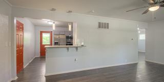 10810 Ewing Avenue Gallery 3