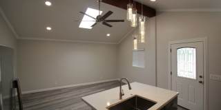 Modern stand alone 2 bedroom home, back gate close - No Pets! Gallery 4