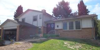 $0 DEPOSIT OPTION. TRI-LEVEL AURORA HOME WITH MODERN AMENITIES AND SPACIOUS INTERIORS Gallery 1