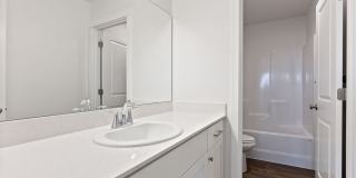 4 bedroom home in desirable neighborhood Gallery 23