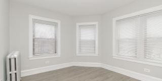 2724 W Rosemont Avenue Gallery 9