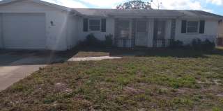2 Bed/2 Bath 1200 Sq. Ft. home with BONUS ROOM, indoor laundry & a fenced yard!! Gallery 1