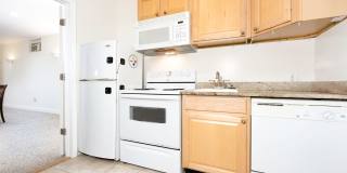 Beautiful and Spacious Lower Level Unit, Separate Entrance, Util. Included-Potomac, MD Gallery 11