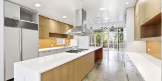 1076 S Van Ness Avenue | Mission District | 4 Bed · 3,776 Sq Ft · Four Levels Gallery 8