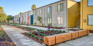 Courtyard at Artisan Square Gallery 4