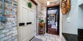 Downtown Cottage- Fully Furnished Gallery 15