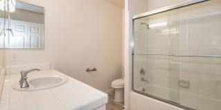 Spacious Mesa Condo with Full Two Car Attached Garage! Pet Friendly! Gallery 12