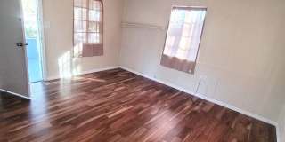 Lazy Oaks Gallery 1