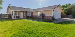 Fully Furnished 4 Bedroom Home for Rent in Redding CA | All Utilities Included, Garage Gallery 1