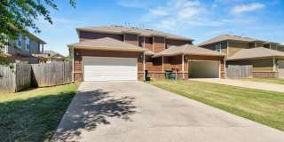 4 Bed 3 Bath Townhome located close to University! Gallery 28