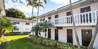 Legacy at Dadeland Gallery 8