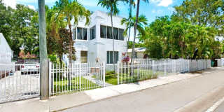 555 NE 70th St Gallery 1