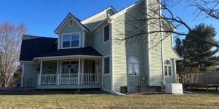 STUNNING HOME ON 5 ACRES AVAILABLE FOR LEASE! Gallery 1