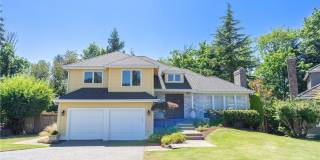 4Bd/2.5Ba Bellevue Home Gallery 1