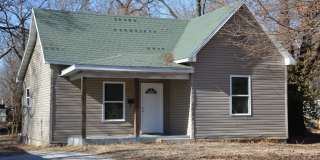 2 Bedroom home, UPDATED Gallery 1