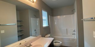 Charming 4 bed 2 bath in Hunters Spring *  Mustang schools Gallery 21