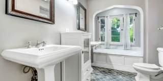 Luxurious Remodeled Home with ADU in Valley Village Gallery 10