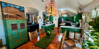 Beautifully updated home IN THE BLUFFS! Gallery 27