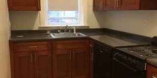 Nice 2 bed in Brookline Gallery 1