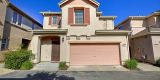 Experience the Best of Lincoln Crossing Living! Gallery 1