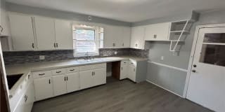 2540 Elm Street Gallery 2