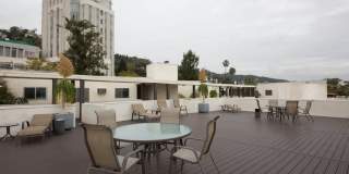 8400 De Longpre Avenue Gallery 44