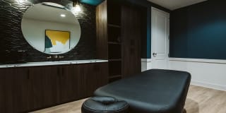 44 Washington Gallery 75