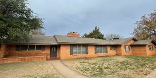 Spacious 3 bed, 3 bath home on corner lot! Gallery 1