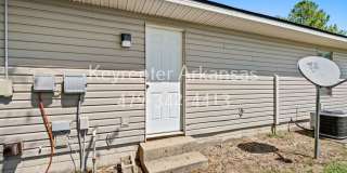 Cozy 2 Bedroom Duplex with Fireplace & Spacious Backyard! Gallery 41